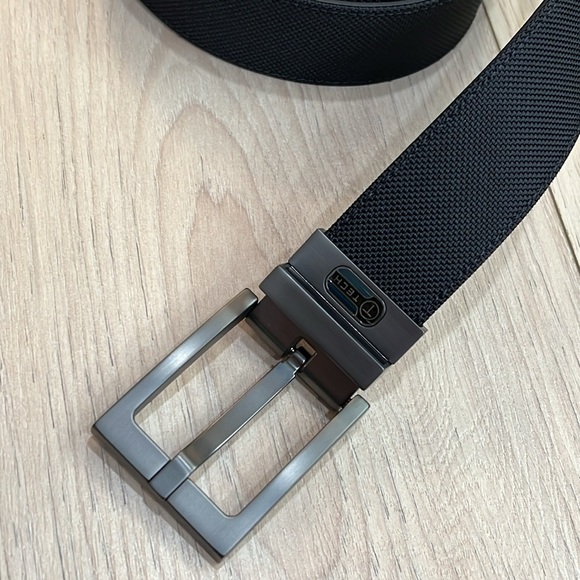 NWOT T-Tech by Tumi Black Belt - Picture 4 of 6